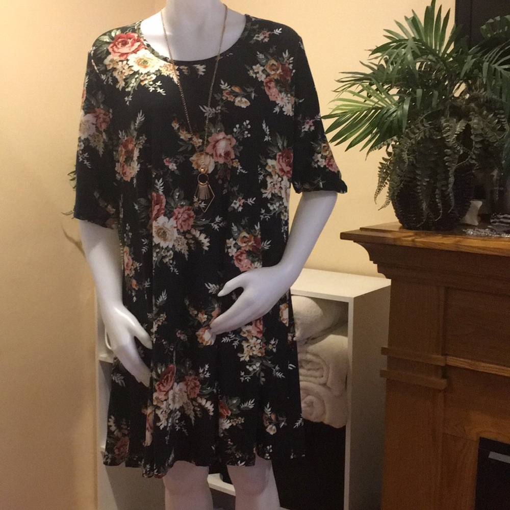 Dress - Picture 2 of 2